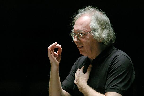 Kommt 2026 zum Zug mit MünchenMusik von Andreas Schessl: Dirigent Philippe Herreweghe. Kommt 2026 zum Zug mit MünchenMusik von Andreas Schessl: Dirigent Philippe Herreweghe.