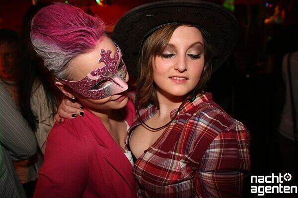 So heiß war der Fasching 2012 in den Münchner Clubs. Die Partybilder...