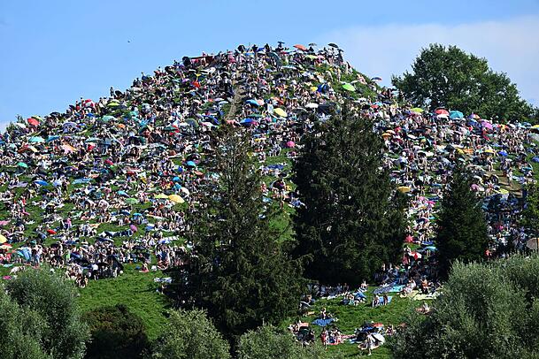 Tausende Fans lauschten Taylor Swift am Olympiaberg. Auch sie hinterließen viel Müll.