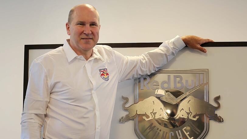 EHC-Trainer Don Jackson. EHC-Trainer Don Jackson.