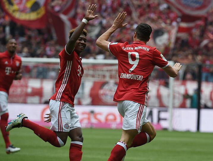 David Alaba, Note 3: Das Bayern-Spiel war über rechts gefährlicher, Alaba hielt sich zurück, wurde defensiv nicht gefordert. Der Vorteil: So konnte der Österreicher schon mal die Playlist für die Meister-Party durchgehen.