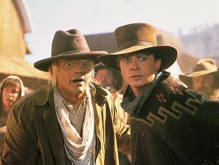 Doc Brown (Christopher Lloyd, li.), Marty McFly (Michael J. Fox, re.) in dem Sci-Fi-Spaß "Zurück in die Zukunft III"