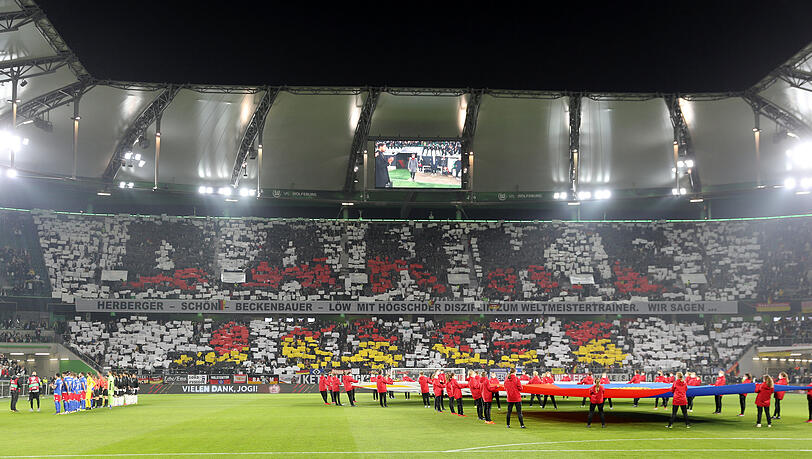 Choreografie für Joachim Löw zum Abschied.