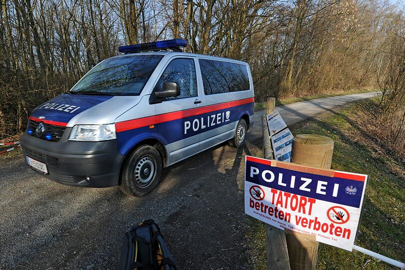 Die Einsatzkräfte suchen nach den Vermissten - sehen Sie hier die Bilder.