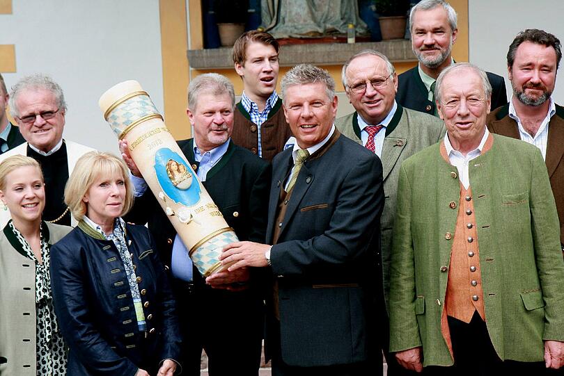 Maria Eich: Wie jedes Jahr zündeten die Wiesnwirte dort eine Kerze an.