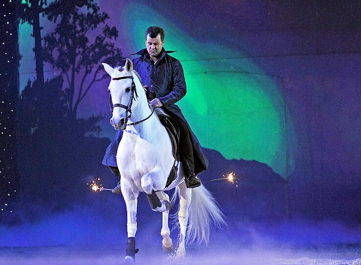 Die Show "Apassionata" verknüpft internationale Reitkunst mit Ballett und Musik.