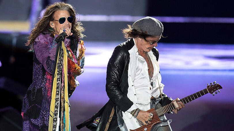Ob der Name "Aero-Vederci Baby" wirklich Programm ist? Die Rocker haben jedenfalls extrem viel Spaß an ihrem Job. Und vielleicht überlegen sie es sich ja doch noch einmal anders. Die Bilder vom Mega-Gig auf dem Königsplatz sprechen Bände...