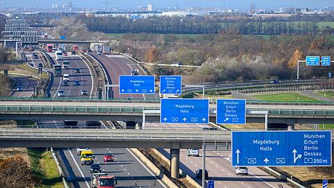Bericht sieht zu wenig Fortschritte bei der Energiewende im Verkehr (Archivbild).