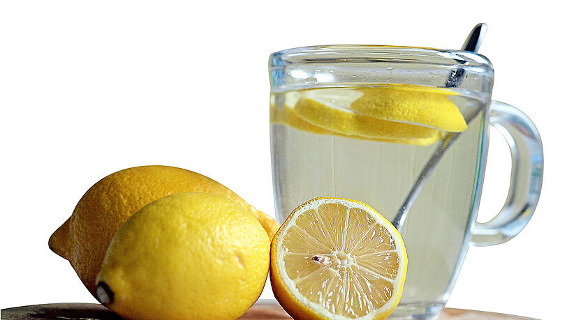 Frischer Ingwer eignet er sich hervorragend als Tee. Frischer Ingwer eignet er sich hervorragend als Tee.