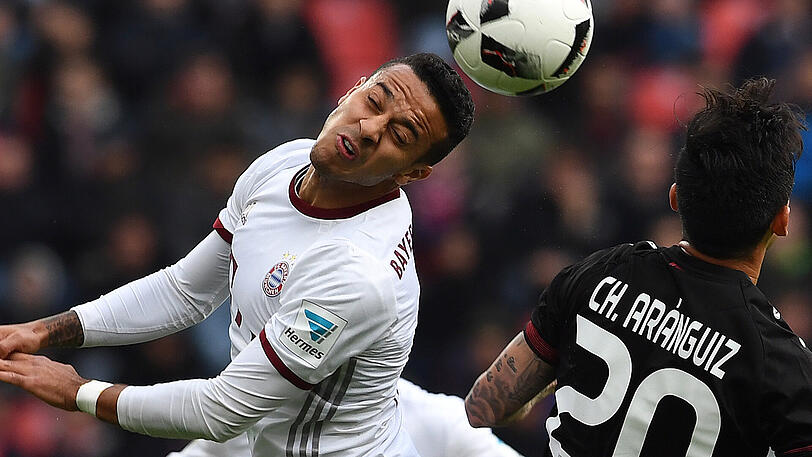 THIAGO:Bis zu seiner Versetzung auf den Flügel zeigte der kleine Spanier eine gute Partie. Danach versuchte er es immer wieder in die Mitte zu ziehen und verpasste oft den richtigen Abspielpunkt. Nicht der Thiago, den man in den letzten Wochen gesehen hat. Note 3