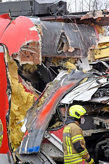 14.02.22
Ebenhausen, Gde. Schäftlarn; Lkr. München
Zugunglück: Frontalzusammenstoß zweier S-Bahnen
Foto: Thomas Gaulke, 81669 München; Tel: 0172/8606334