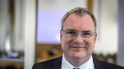 Der Koblenzer Generalstaatsanwalt Harald Kruse wundert sich, dass die Kreditkartenkriminalität bis nach Nordkorea reicht. (Archivbild)