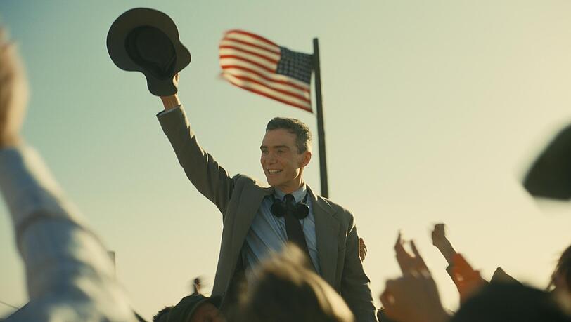 Ein Genie, das nicht weniger als das Schicksal der Menschheit in der Hand hält: der Physiker J. Robert Oppenheimer (Cillian Murphy). Ein Genie, das nicht weniger als das Schicksal der Menschheit in der Hand hält: der Physiker J. Robert Oppenheimer (Cillian Murphy).