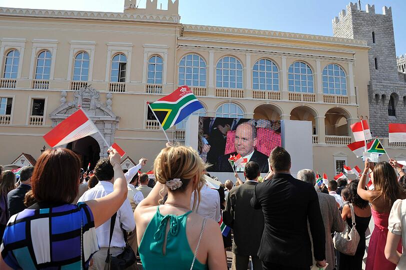 Impressionen: Der Tag der standesamtlichen Trauung von Fürst Albert und Charlene Wittstock in Monaco.