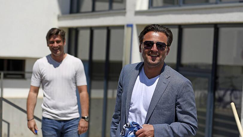 Kosta Runjaic bei seiner Ankunft an der Grünwalder Straße. Die Bilder! Kosta Runjaic bei seiner Ankunft an der Grünwalder Straße. Die Bilder!