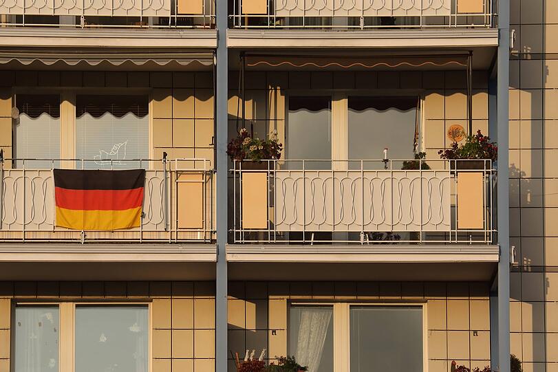 Von seinem Balkon rief der Mann am Montagabend sein antisemitisches Gedankengut in die Welt. (Symbolbild)