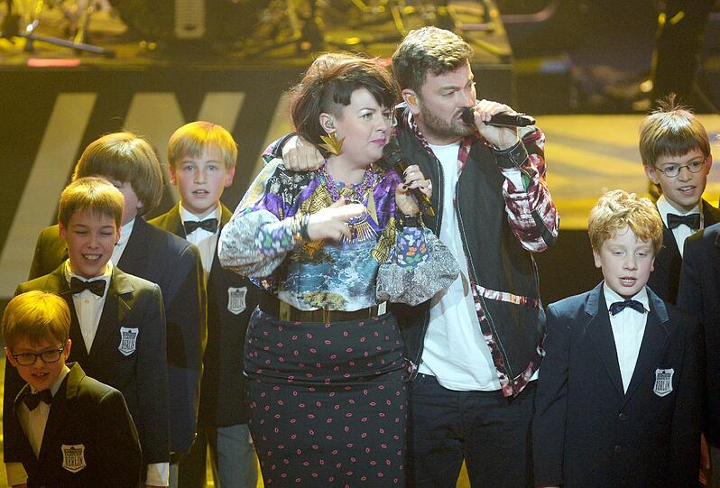 Die Sänger Marteria und Miss Platnum treten bei der Verleihung des Musikpreises Echo auf.