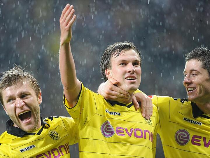 Kevin Großkreutz (M.) erzielte zwei Treffer für Dortmund