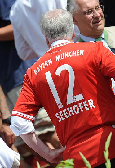 ... mit der Rückennummer 12