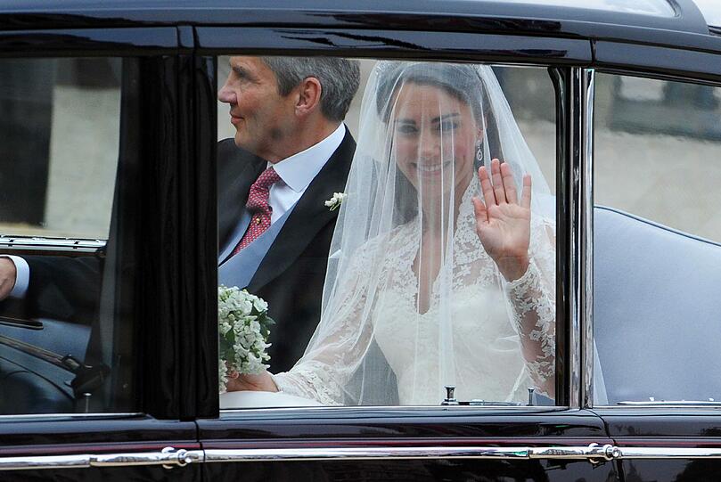 Die Trauung, die Kutschfahrt, der Kuss - die schönsten Bilder von der Traumhochzeit in London.