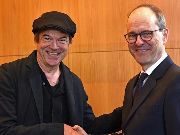 Sir Sebastian Wood mit seinem neuen Landsmann Campino.