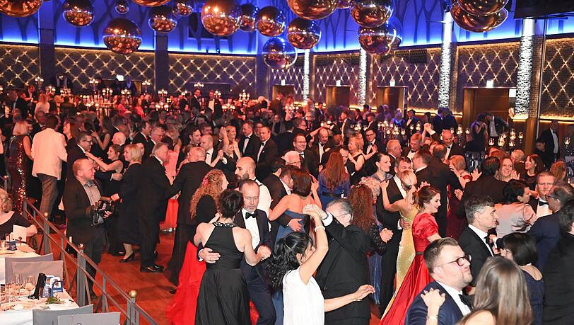 Auf dem Ball der CSU wurde zu Live-Musik bis in die Nacht ausgelassen getanzt Auf dem Ball der CSU wurde zu Live-Musik bis in die Nacht ausgelassen getanzt