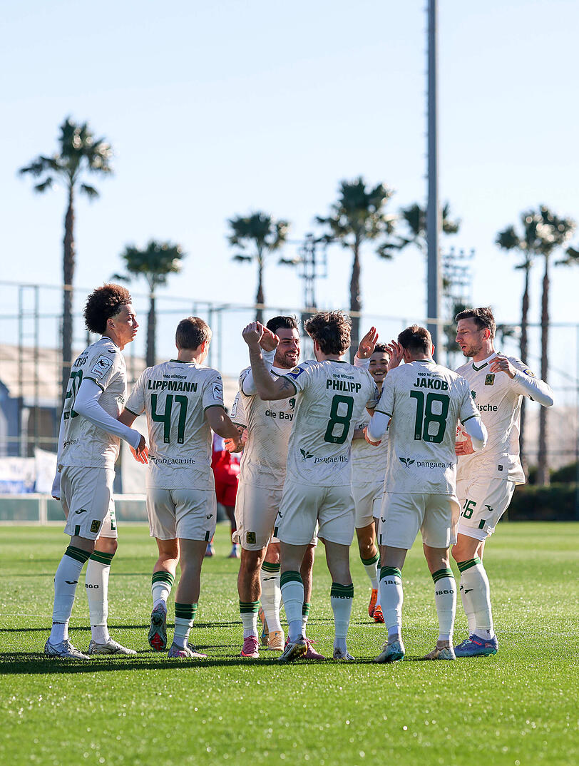 David Philipp jubelt &uuml;ber sein Tor im Testspiel gegen FC Winterhur.