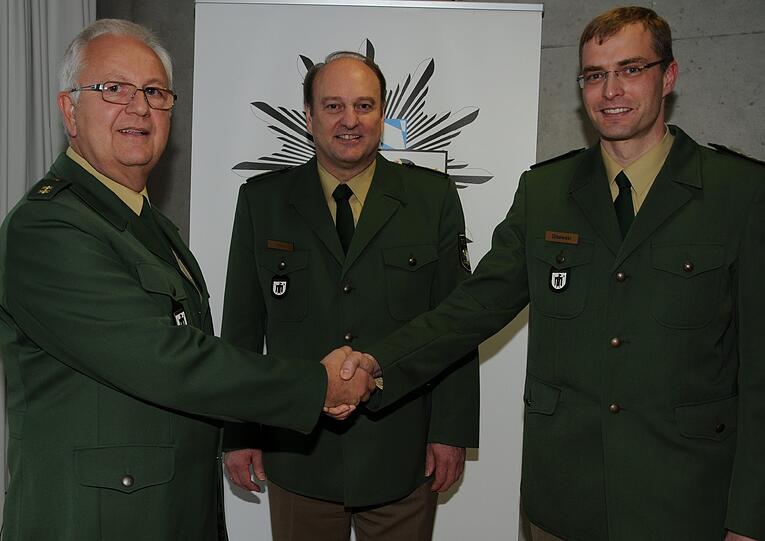 Von Links: Polizeioberrat Ludwig Schmöller mit Polizeipräsident Hubertus Andrä und seinem Nachfolger  Polizeidirektor Michael Dibowski.
