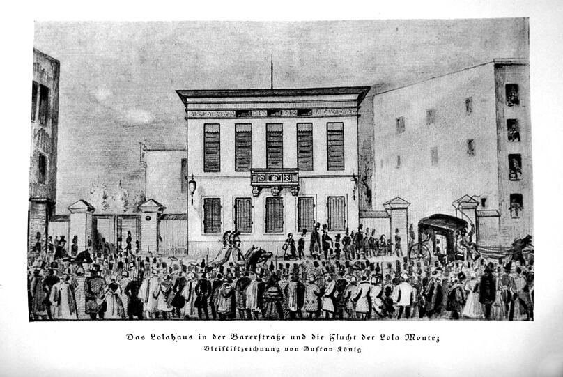 Vor Lola Montez' Haus sammeln sich Schaulustige.