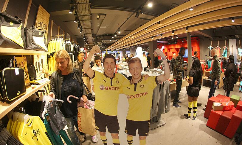 ...oder Spieler-Aufsteller im Puma-Store: