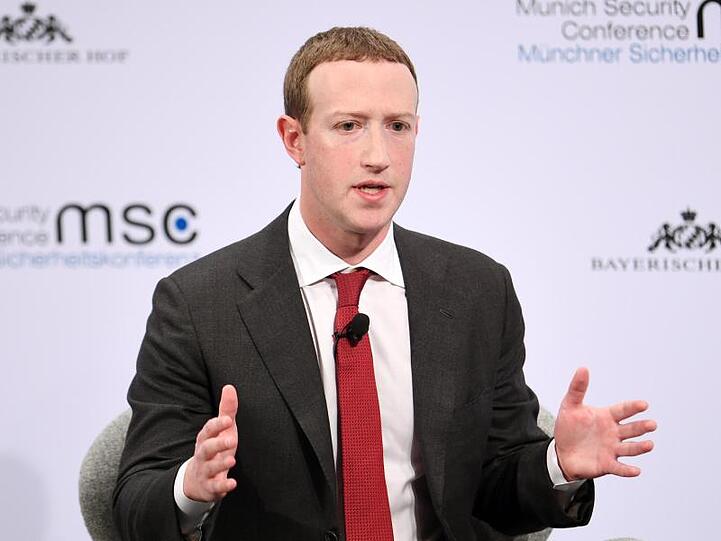 Nach Ansicht von Mark Zuckerberg wird in zehn Jahren jeder zweite Mitarbeiter nicht im Büro arbeiten.