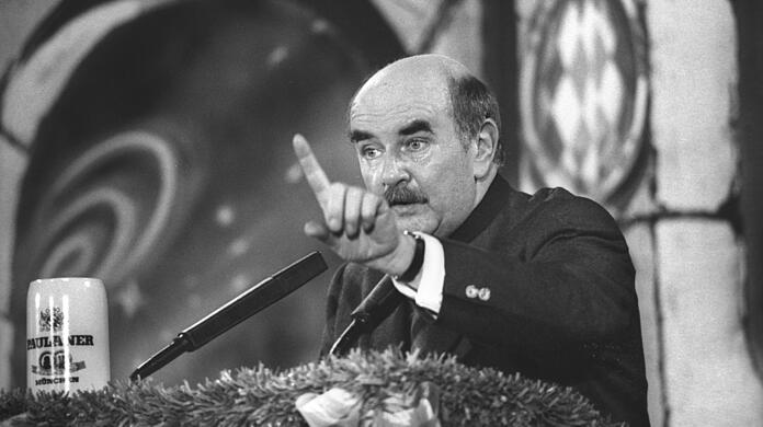 M&auml;rz 1986: Volksschauspieler Walter Sedlmayr bei seiner Fastenpredigt auf dem Nockherberg.