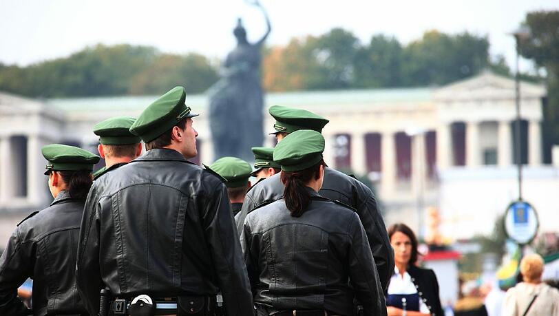 Die Münchner Beamten erhalten aus ganz Deutschland Unterstützung von der Bundespolizei. Die Münchner Beamten erhalten aus ganz Deutschland Unterstützung von der Bundespolizei.