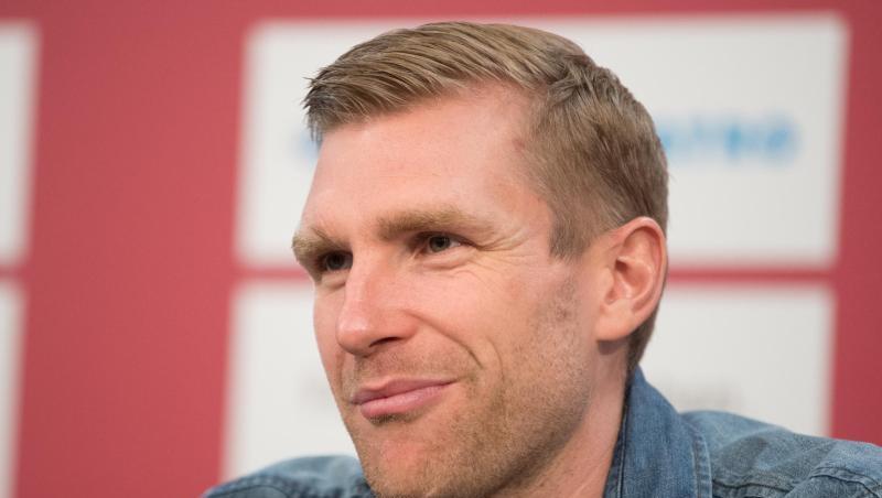 Der ehemalige Fußball-Nationalspieler Per Mertesacker würde es begrüßen, wenn Joachim Löw im Amt bleibt.