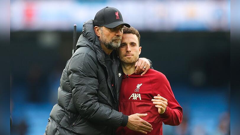 Jürgen Klopp und Diogo Jota bei einem Premier-League-Spiel im April 2022.