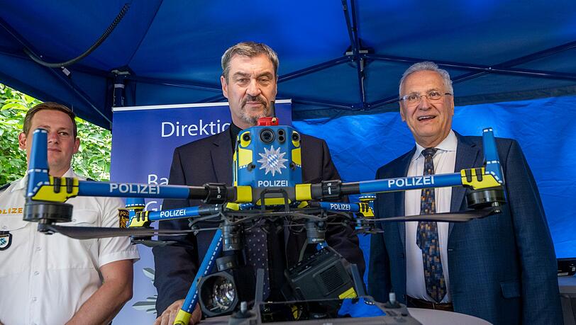 Voll des Lobes für ihre Grenzpolizei: Markus Söder und Joachim Herrmann.