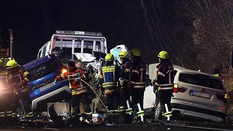Auf der Bundesstra&szlig;e 2 in Mittelfranken gab es einen schweren Verkehrsunfall.