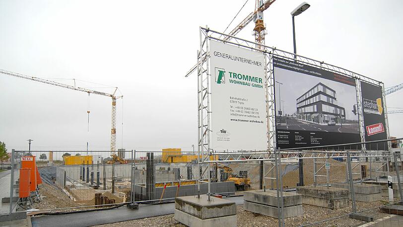 In Freiham wird überall gebaut, Industriegebiet, den Anfang haben Möbelhaus Höffner und Baumarkt Hornbach gemacht, Baustellen für Industrie-, Büro und Wohnungsbau,Möbel Stephan In Freiham wird überall gebaut, Industriegebiet, den Anfang haben Möbelhaus Höffner und Baumarkt Hornbach gemacht, Baustellen für Industrie-, Büro und Wohnungsbau,Möbel Stephan