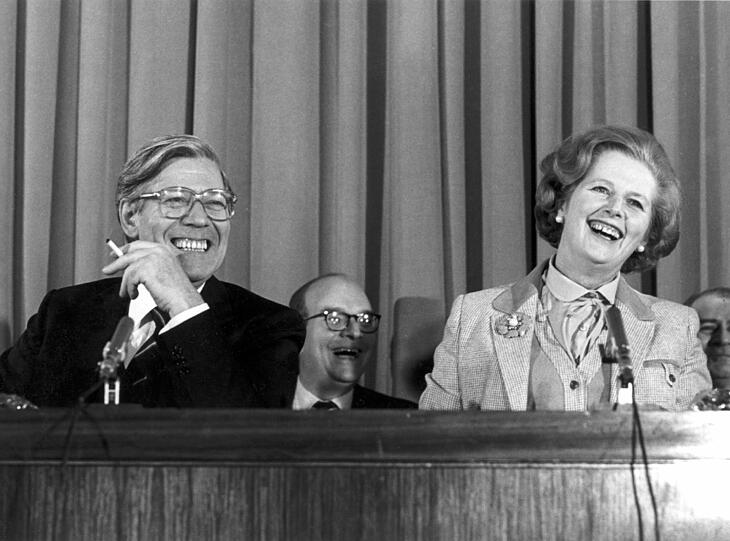 Gut gelaunt. Thatcher 1979 mit Bundeskanzler Helmut Schmidt in London.