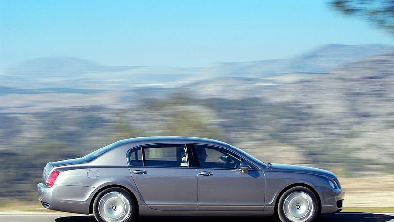 Der "Flying Spur" ist eine der schnellsten Limousinen der Welt: 320 km/h in der Spitze. Der "Flying Spur" ist eine der schnellsten Limousinen der Welt: 320 km/h in der Spitze.