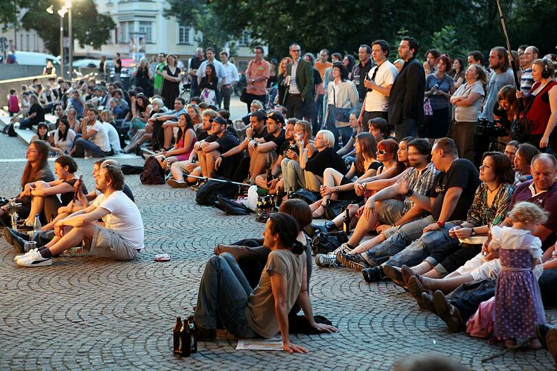 Protestkundgebung für die Kultkneipe am Dienstagabend.