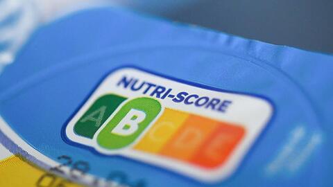 Der sogenannte "Nutri-Score" auf einer Packung Joghurt.