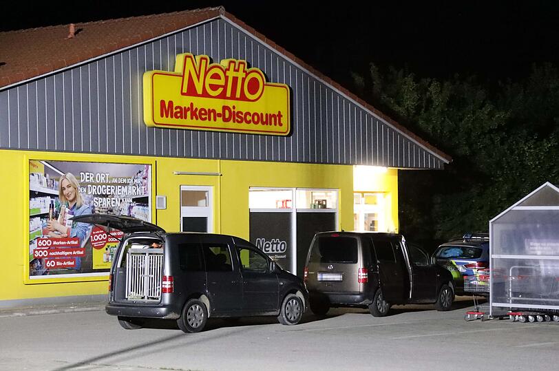 Filmreife Szenen bei Einbruch in Netto Supermarkt in Schwindegg: , ein Täter wurde festgenommen.