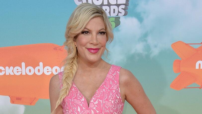Tori Spelling hat sich aus dem Krankenhaus gemeldet.