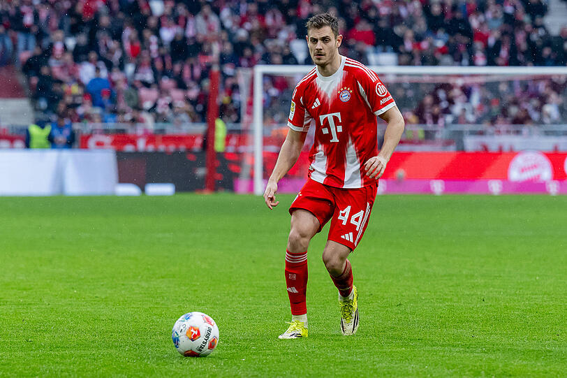 Gute Option hinten links: Josip Stanisic.