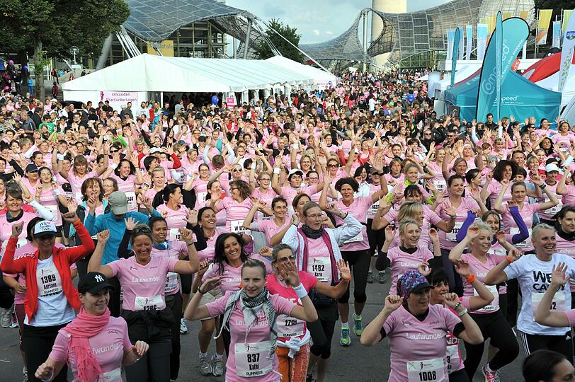 Rosa Frauenpower im Olympiapark: Die Bilder vom Women's Run 2012.