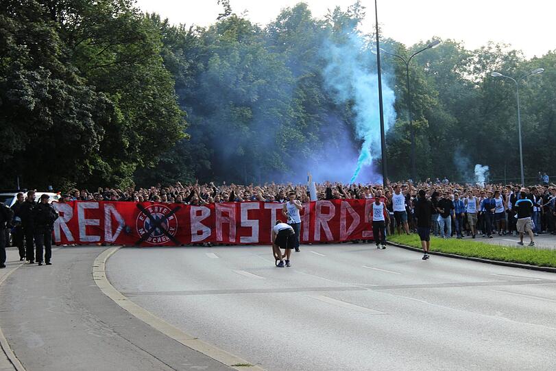 Sehen Sie hier weitere Bilder vor dem Amateurderby.