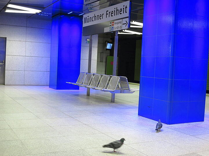 Knallige Farben, Lichtkunst und Spiegelungen: Die U-Bahnstatuion Münchner Freiheit bietet viele tolle Fotomotive. AZ-Leser Djoprdje Matkovic hat sie eingefangen.
