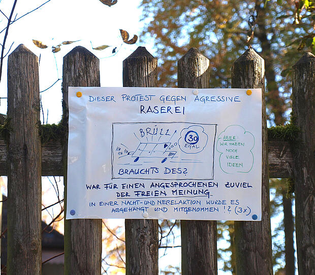 ... doch das Plakat hing offenbar nicht lange.