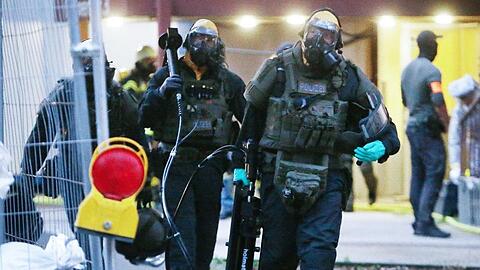 Die Polizei entdeckte in zwei Kölner Hochhauswohnungen ein Bomben- und Giftlabor.
